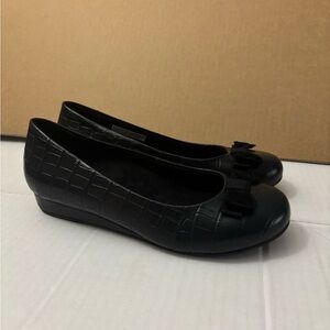 Vionic Women's Lydia Wedge Black Crocodile Women’s 8